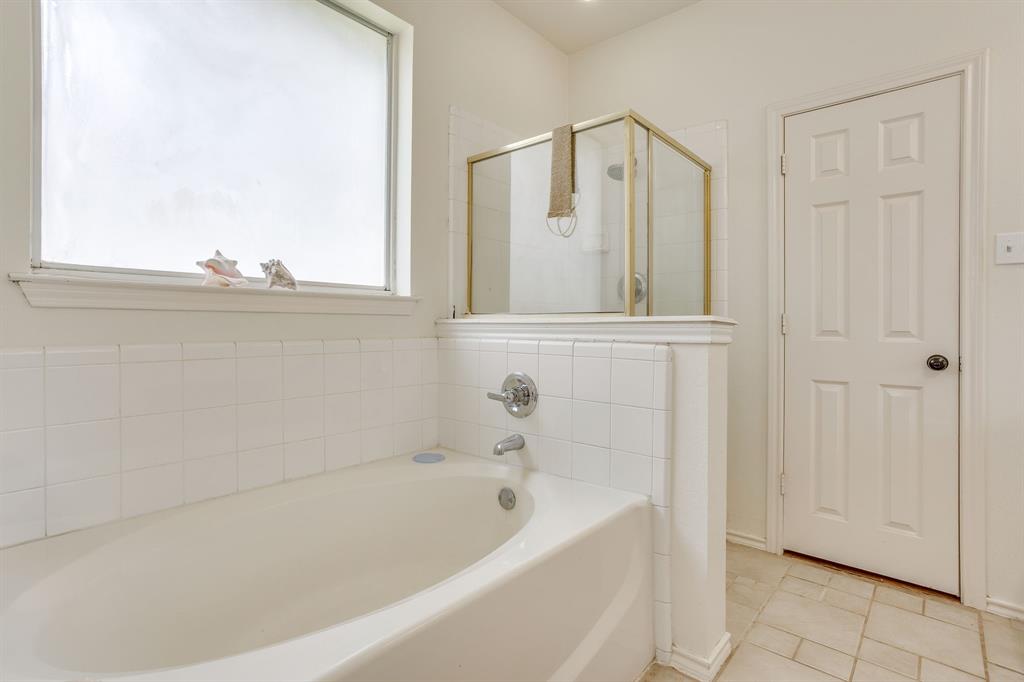 525 Oakbrook Drive Property Photo 27