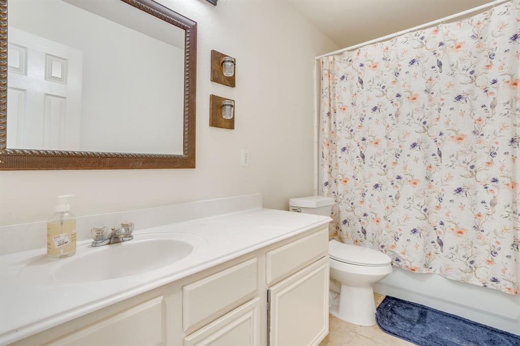 525 Oakbrook Drive Property Photo 28
