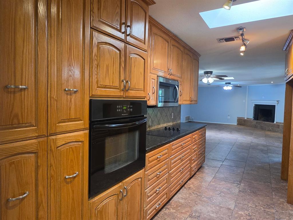 2404 Monticello Street Property Photo 9