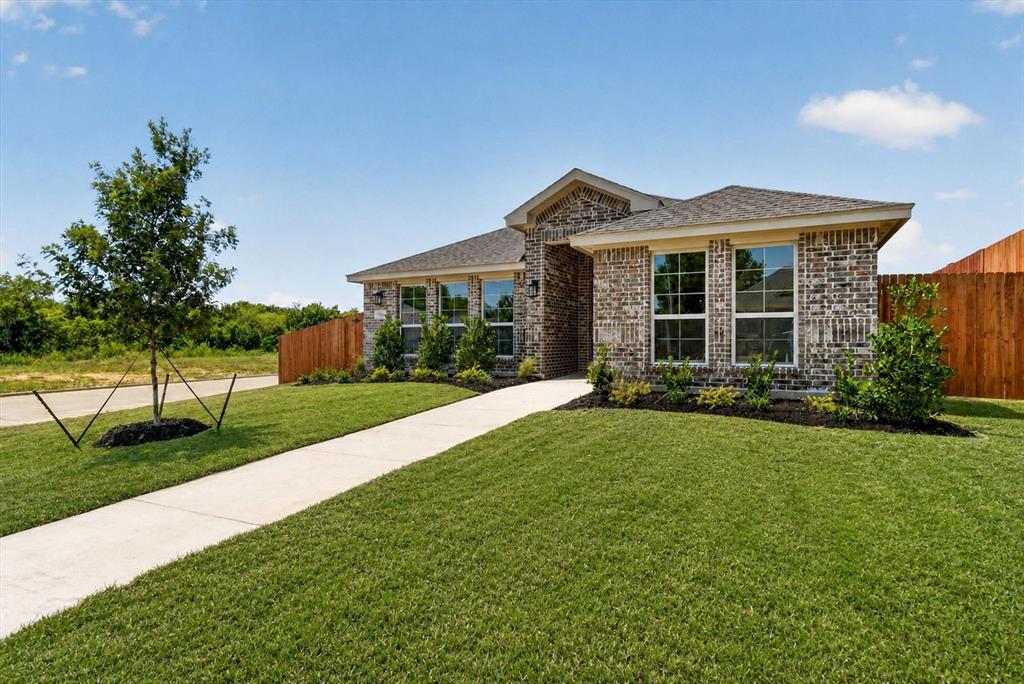 1422 Quail Creek Drive Property Photo 2