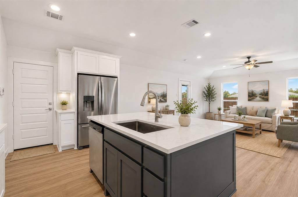 1422 Quail Creek Drive Property Photo 4