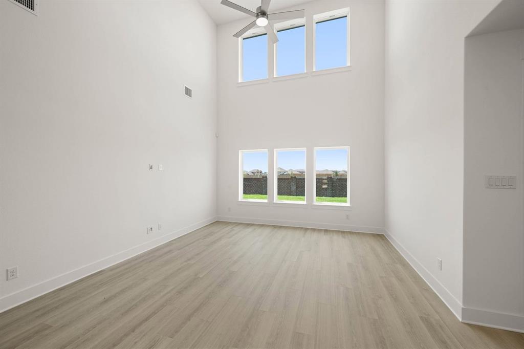 17256 Oxborough Drive Property Photo 6