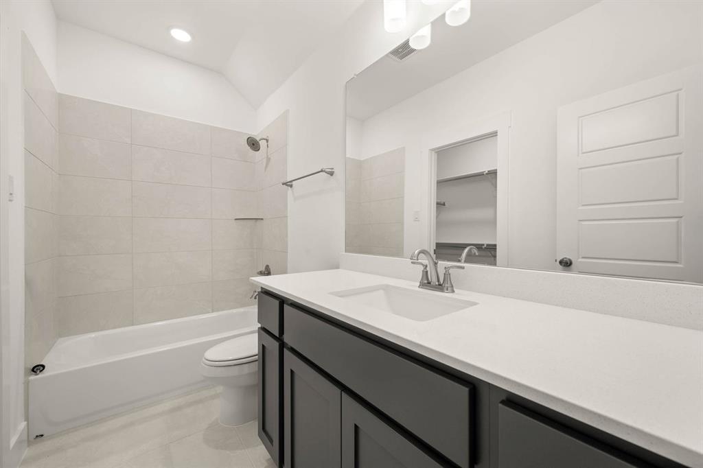 17256 Oxborough Drive Property Photo 18