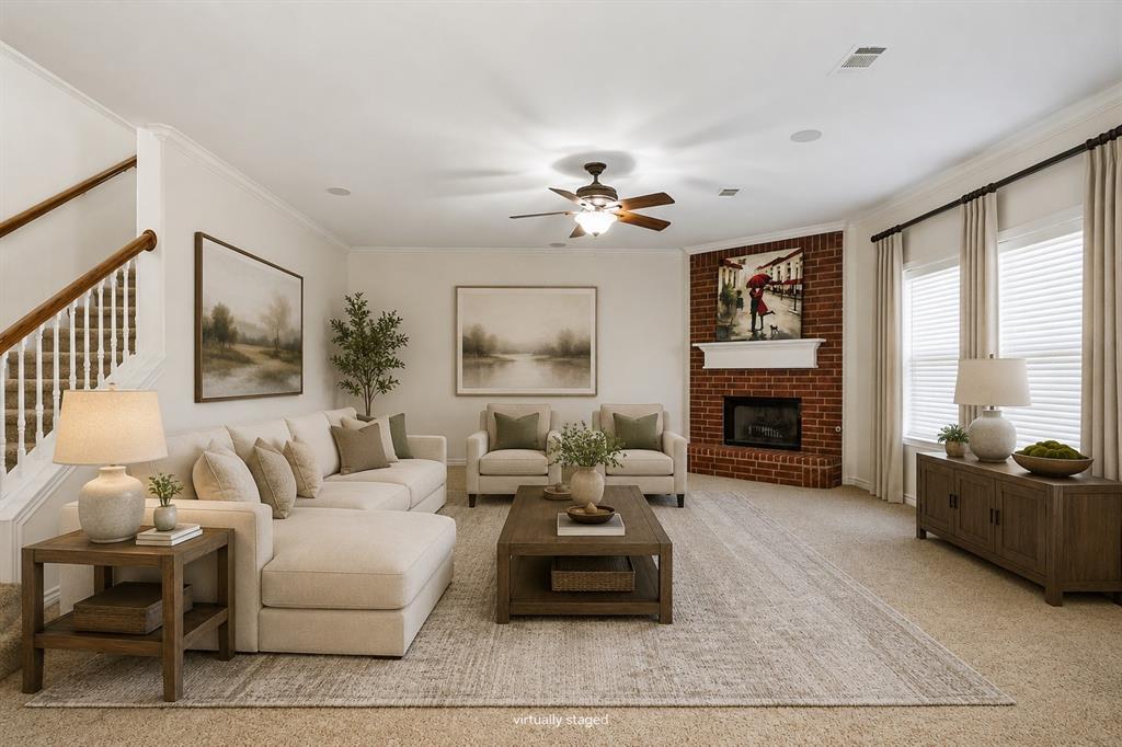 1201 Forest Green Drive Property Photo 5