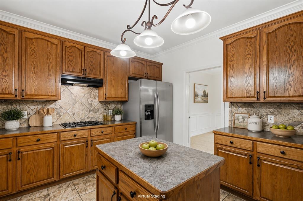1201 Forest Green Drive Property Photo 8