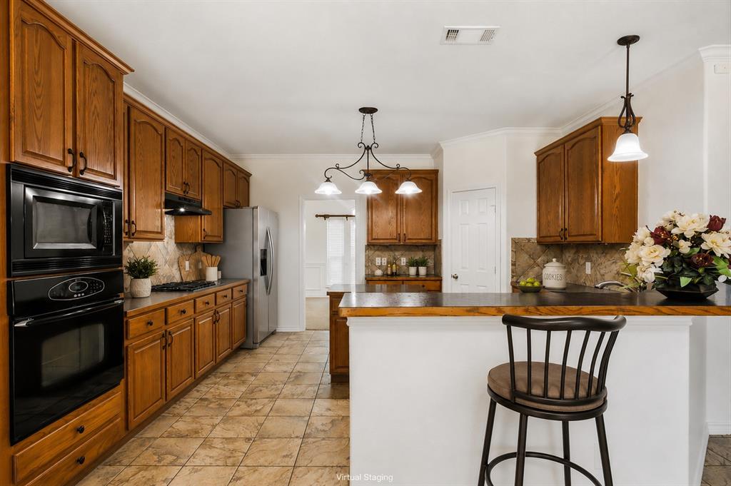 1201 Forest Green Drive Property Photo 10