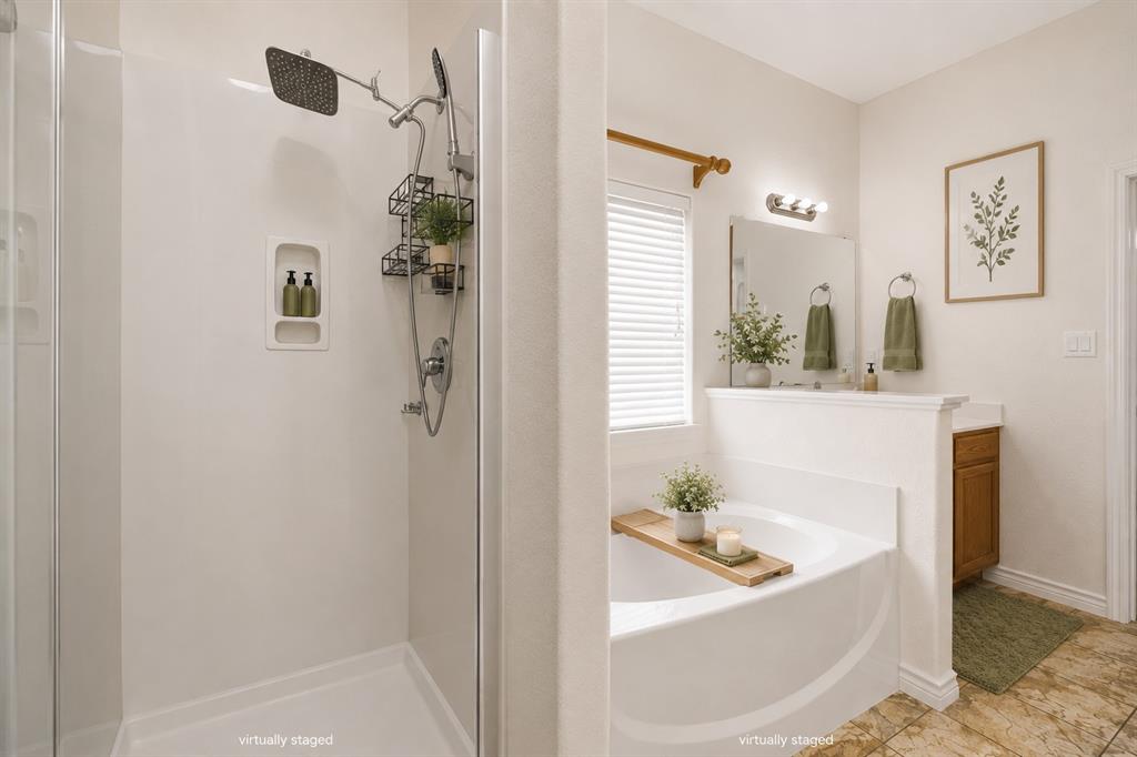 1201 Forest Green Drive Property Photo 14
