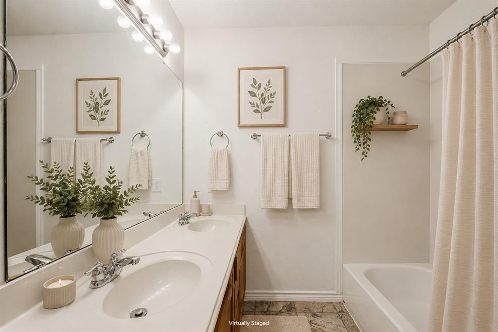 1201 Forest Green Drive Property Photo 18