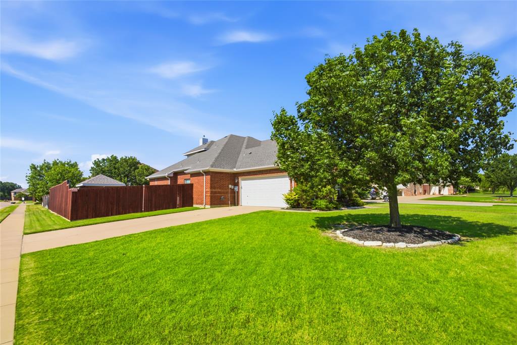1201 Forest Green Drive Property Photo 23