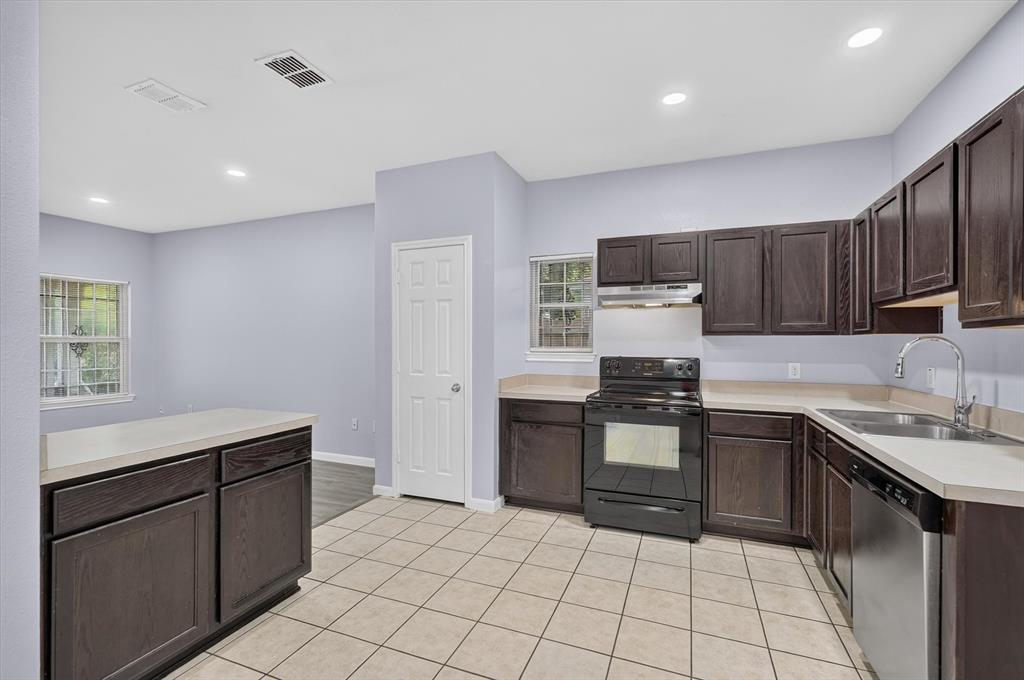 4718 Jamaica Street Property Photo 7