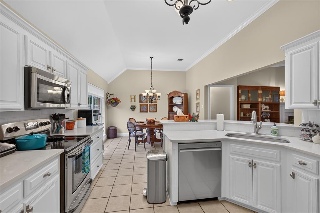 1006 Azalea Garden Drive Property Photo 10