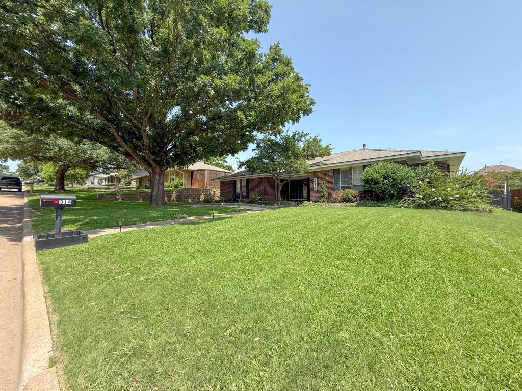 314 Shepards Hill Drive Property Photo 2