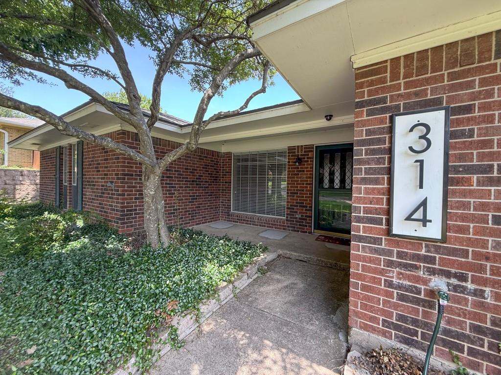 314 Shepards Hill Drive Property Photo 3