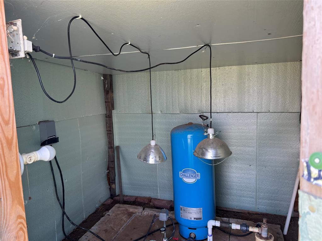 12165 Fm 103 Property Photo 16