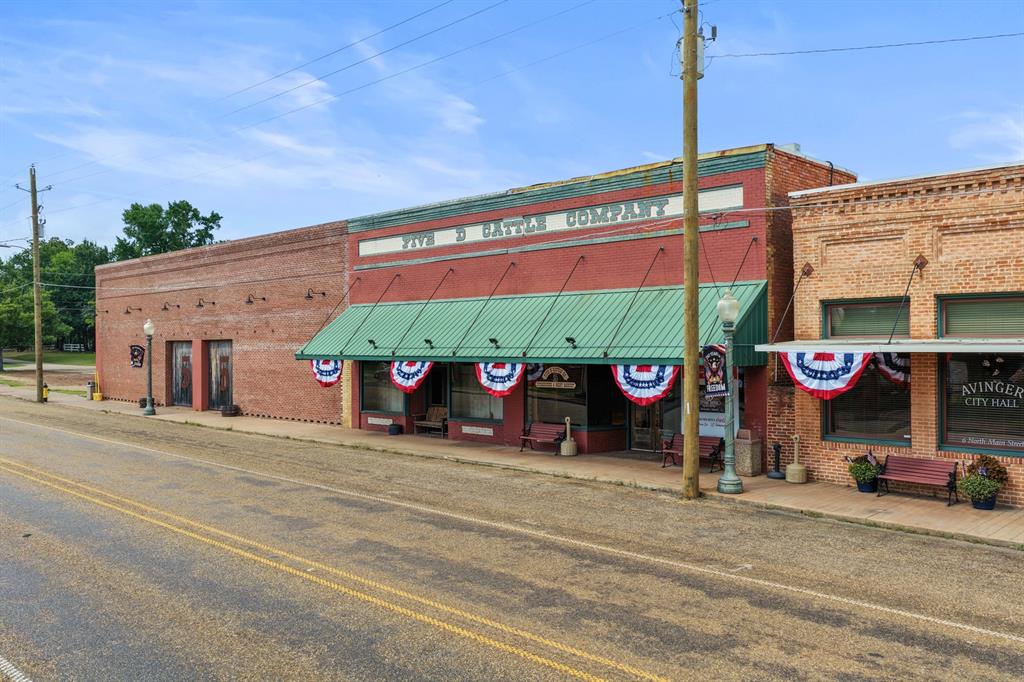 8 N Main Street Property Photo 1