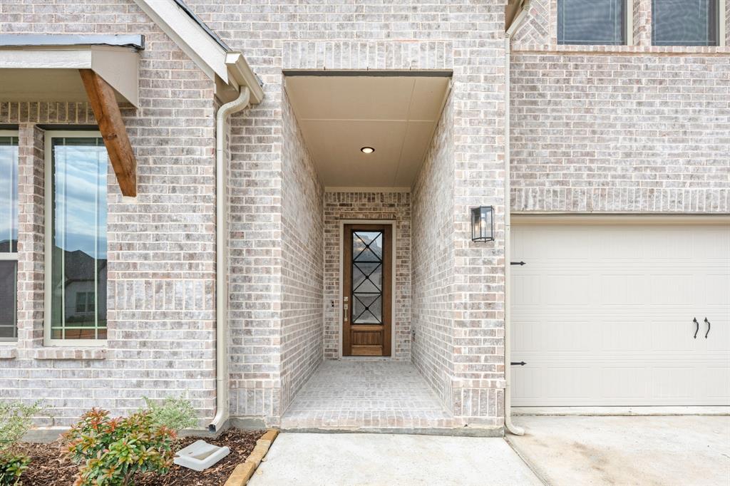 16421 Thistle Bend Drive Property Photo 4