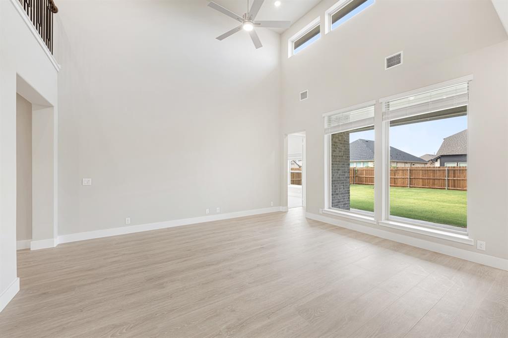 16421 Thistle Bend Drive Property Photo 8