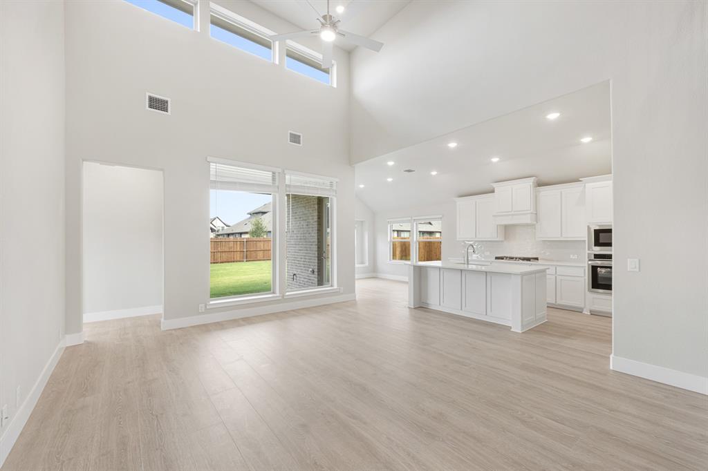 16421 Thistle Bend Drive Property Photo 9