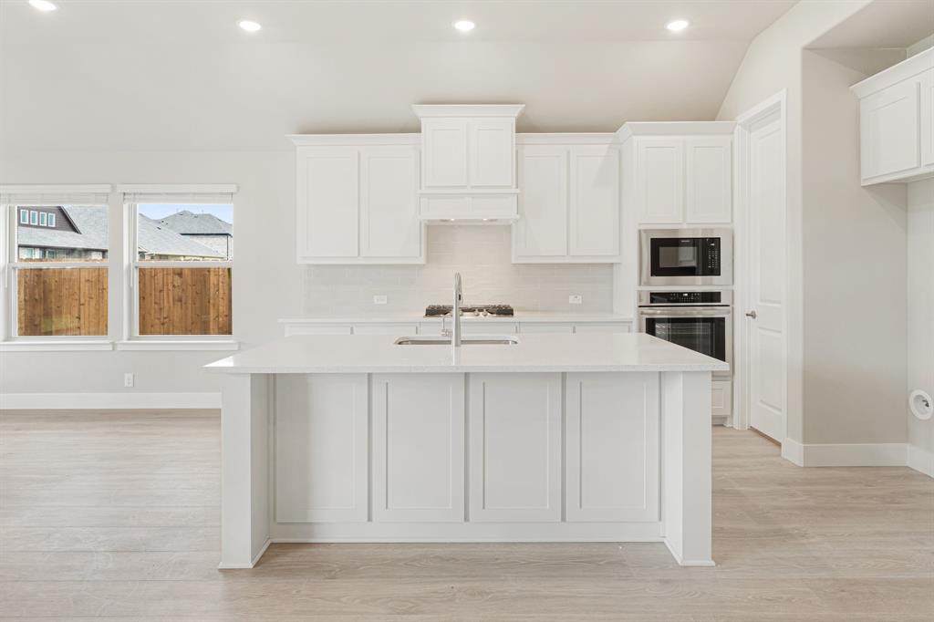 16421 Thistle Bend Drive Property Photo 10