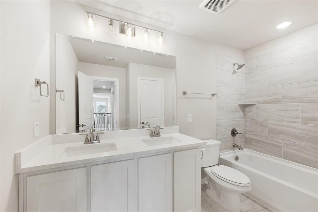 16421 Thistle Bend Drive Property Photo 34