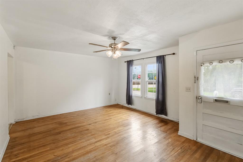 1141 W Mcneill Street Property Photo 4