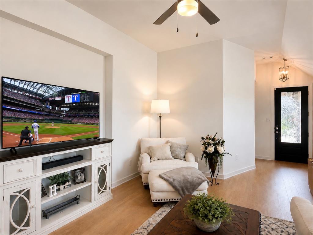 1221 Newport Street Property Photo 6