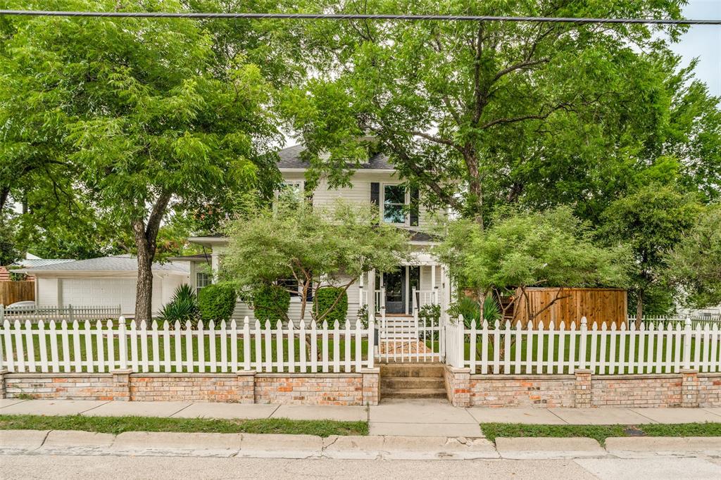 1015 N College Street Property Photo 3