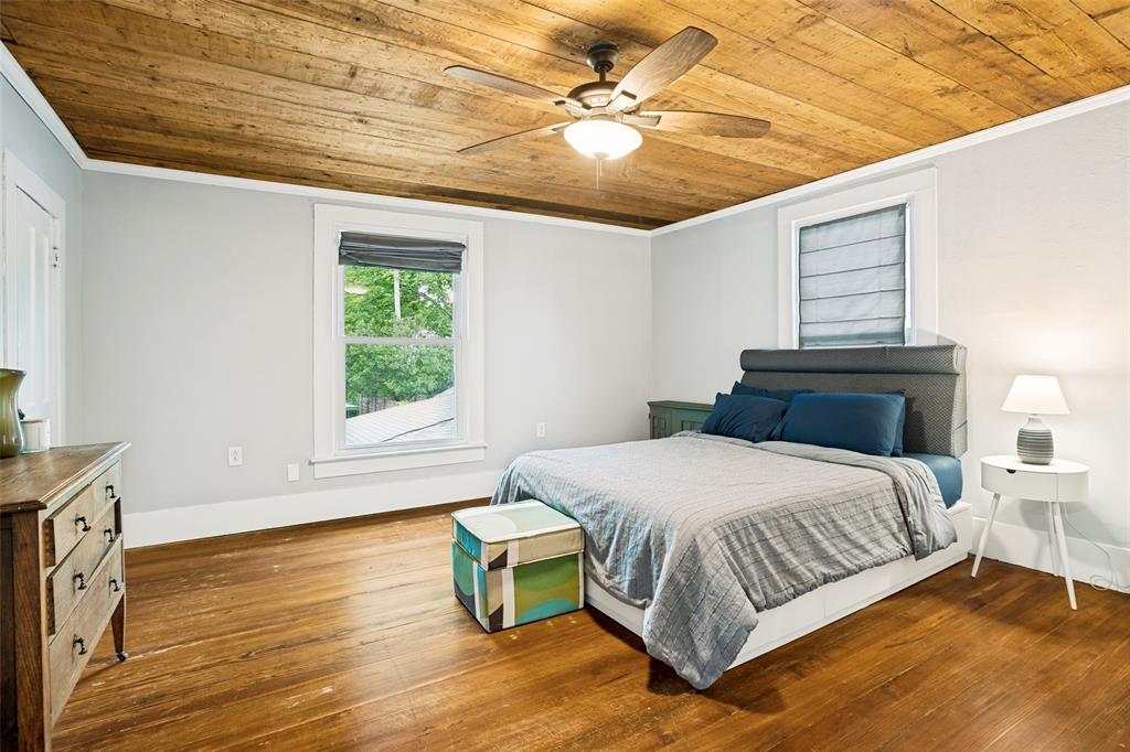 1015 N College Street Property Photo 13