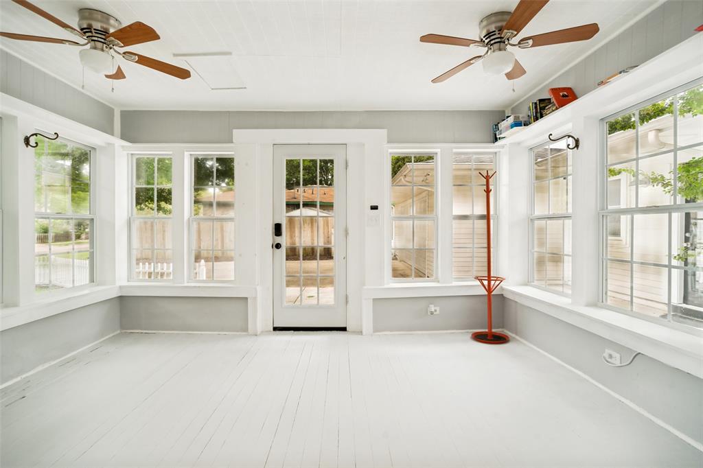 1015 N College Street Property Photo 19