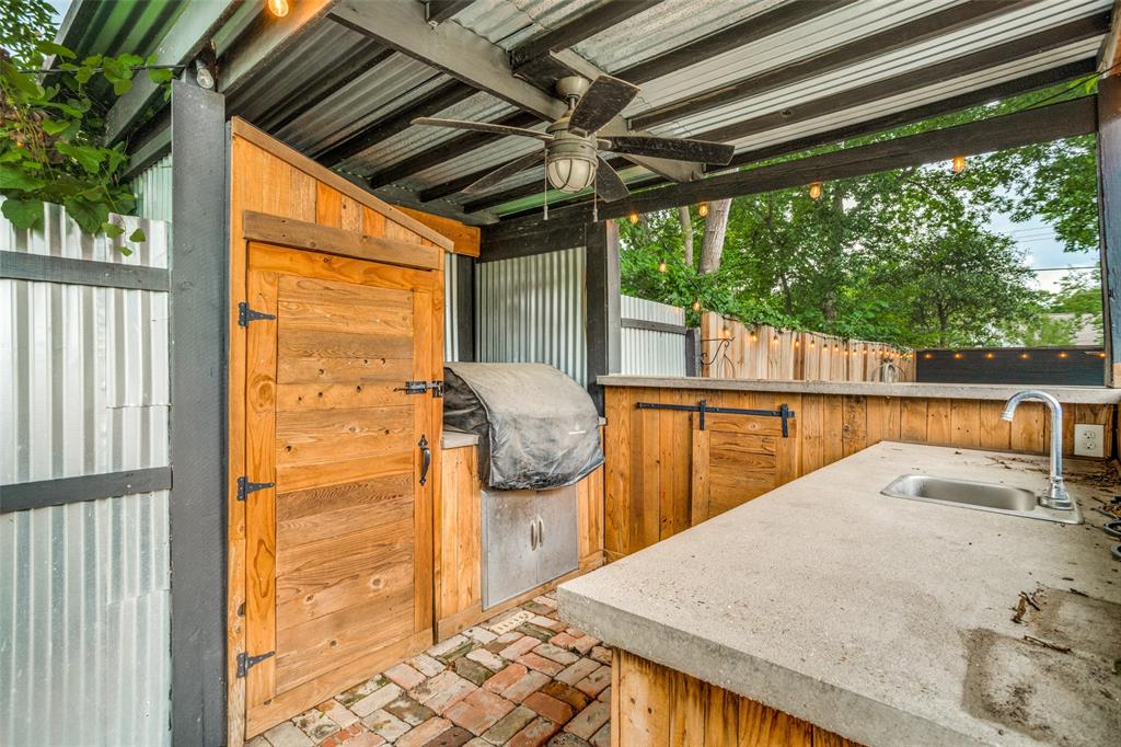 1015 N College Street Property Photo 22