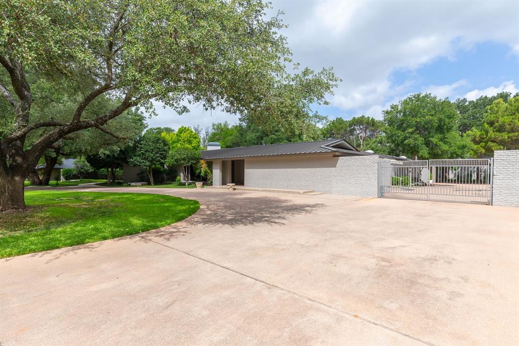 1760 River Oaks Road Property Photo 2