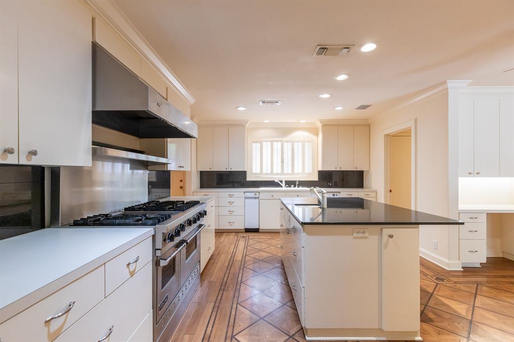 1760 River Oaks Road Property Photo 11