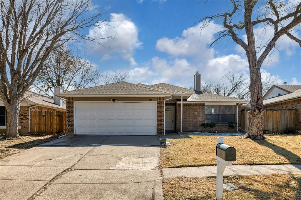 200 Caprock Drive Property Photo 1