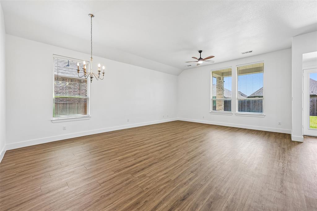 1506 Calcot Lane Property Photo 11
