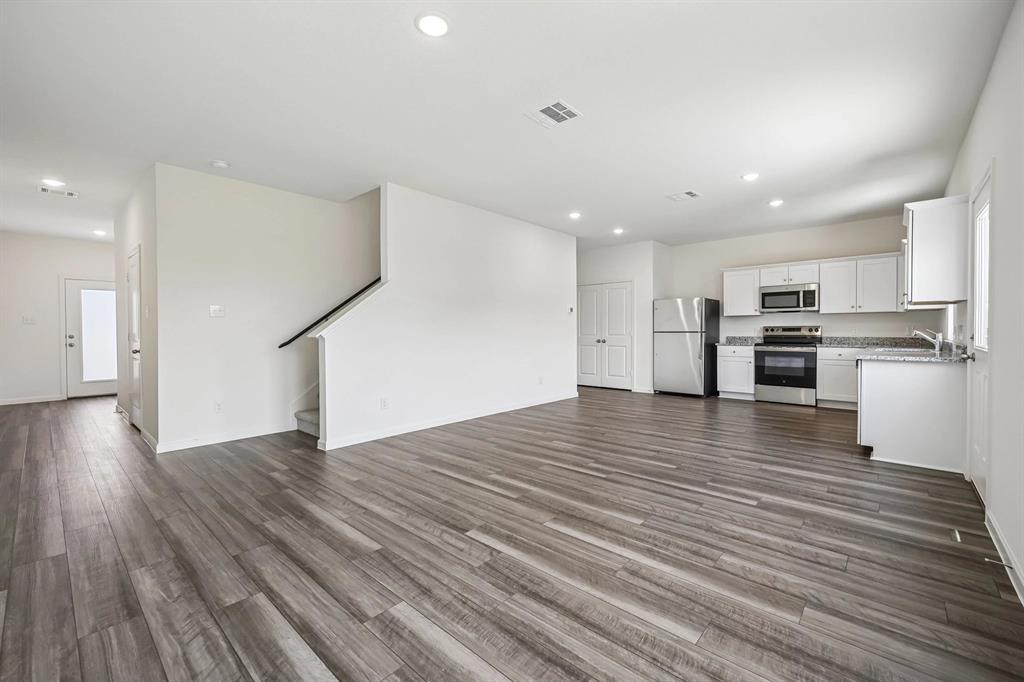 528 Cherry Creek Lane Property Photo 4