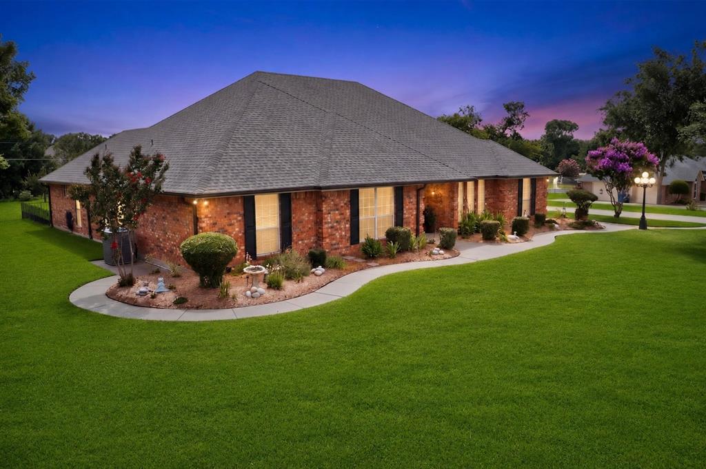 611 N Fm 740 Property Photo 1