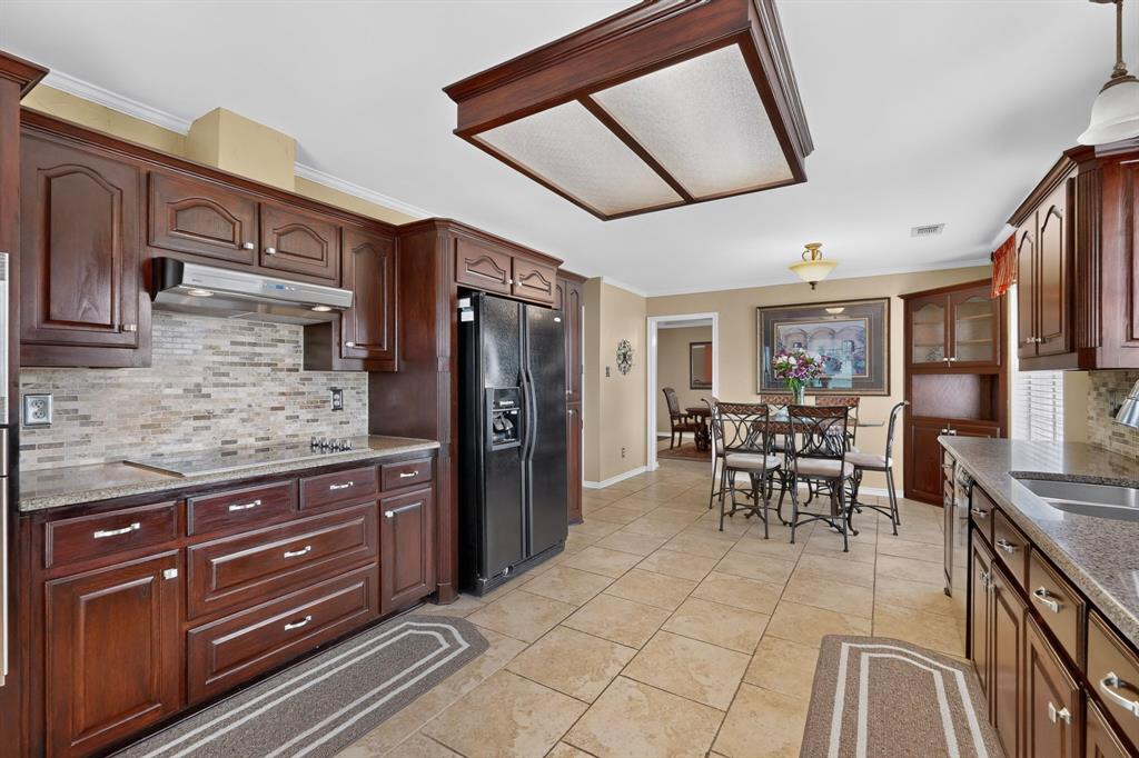 611 N Fm 740 Property Photo 8