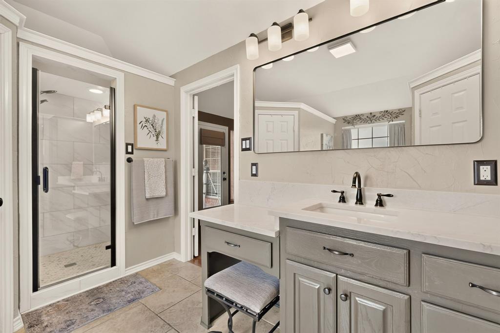 611 N Fm 740 Property Photo 11