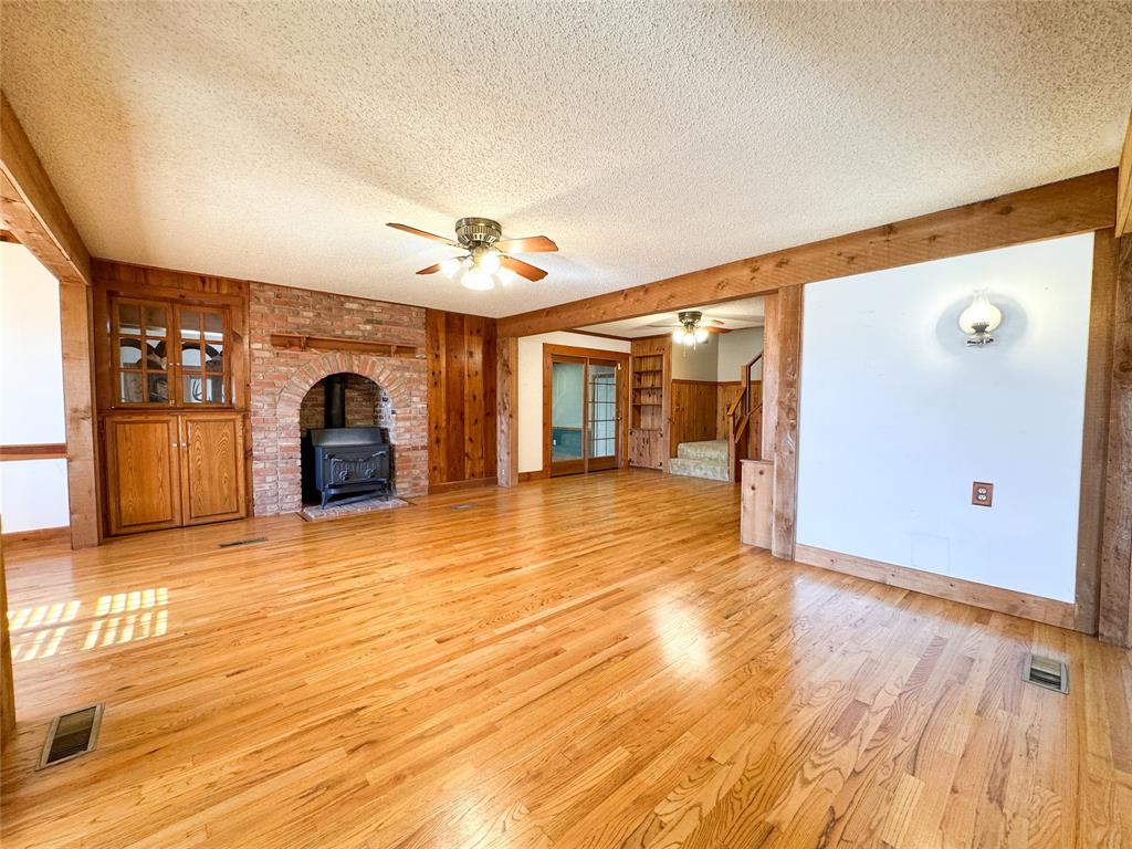 703 N Avenue E Property Photo 3