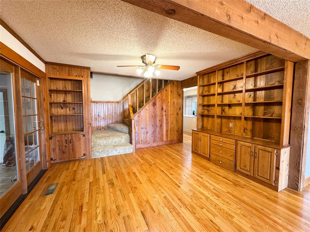 703 N Avenue E Property Photo 5