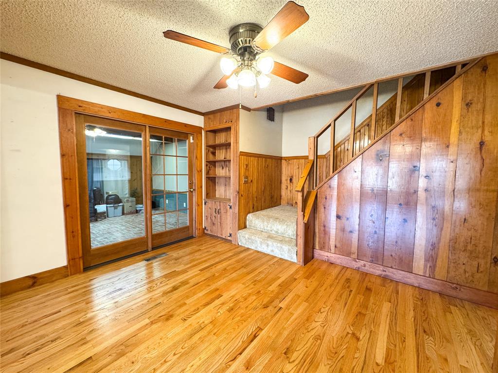 703 N Avenue E Property Photo 6