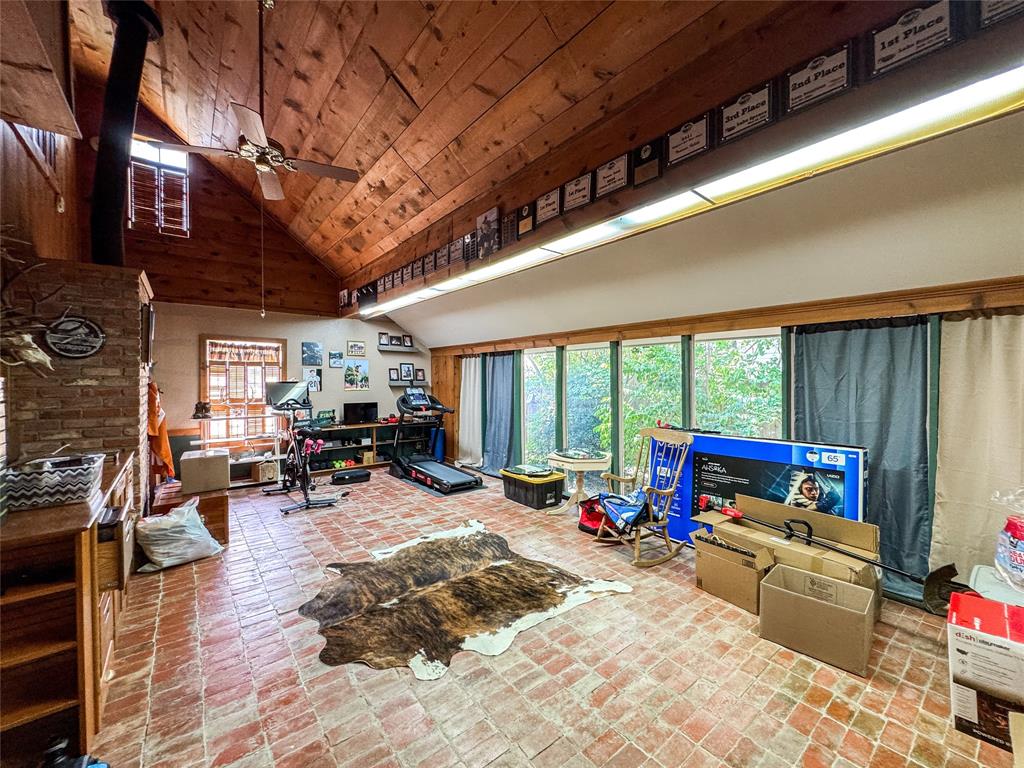 703 N Avenue E Property Photo 7