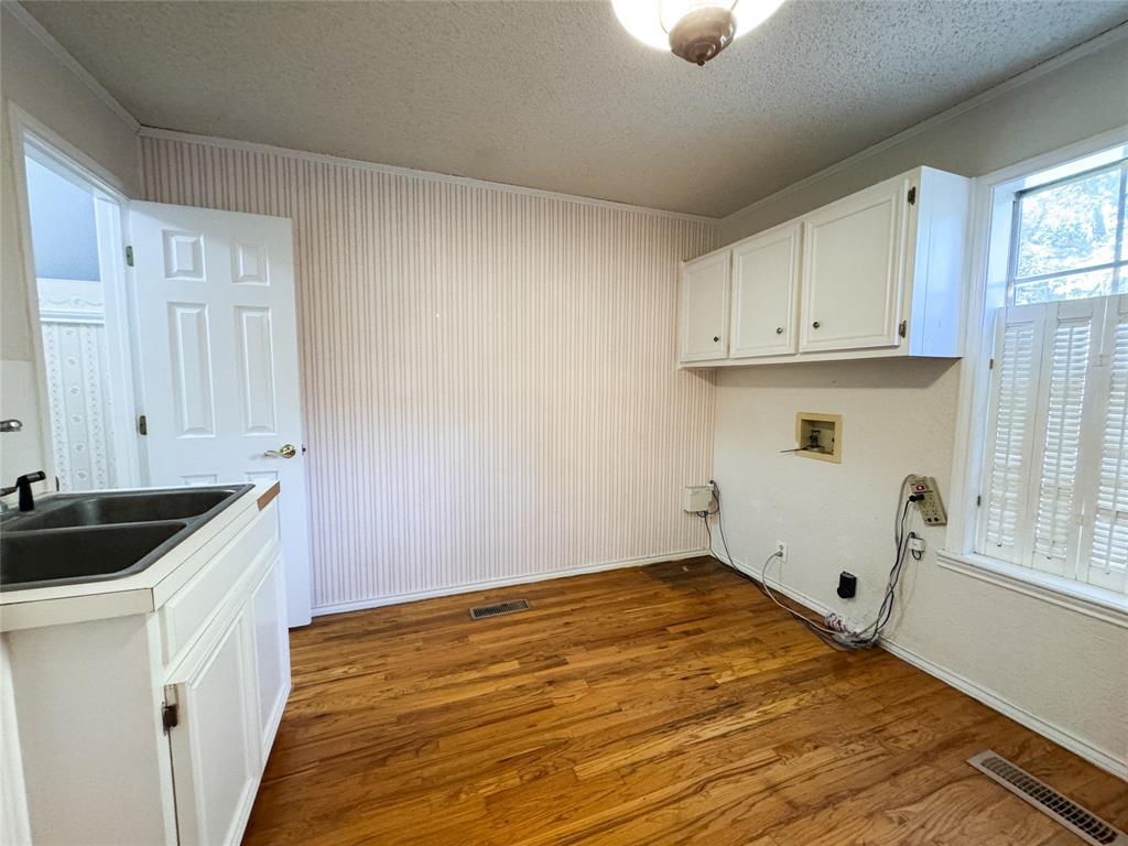 703 N Avenue E Property Photo 18
