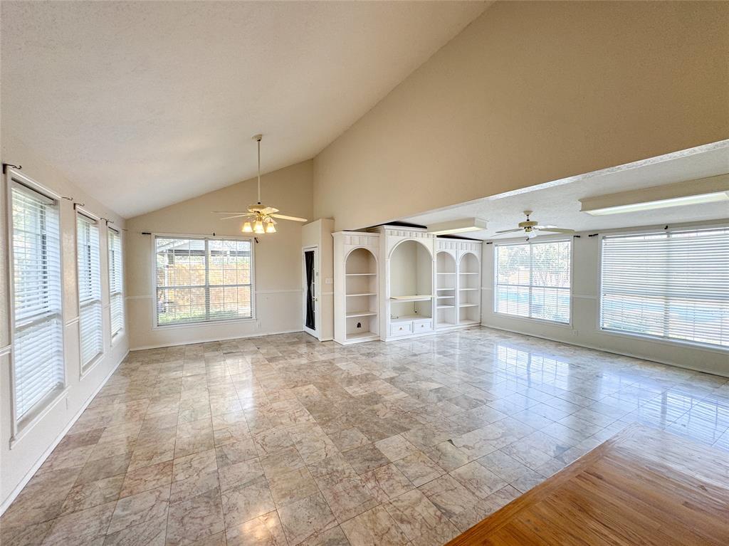 703 N Avenue E Property Photo 20