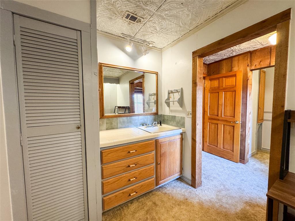 703 N Avenue E Property Photo 27