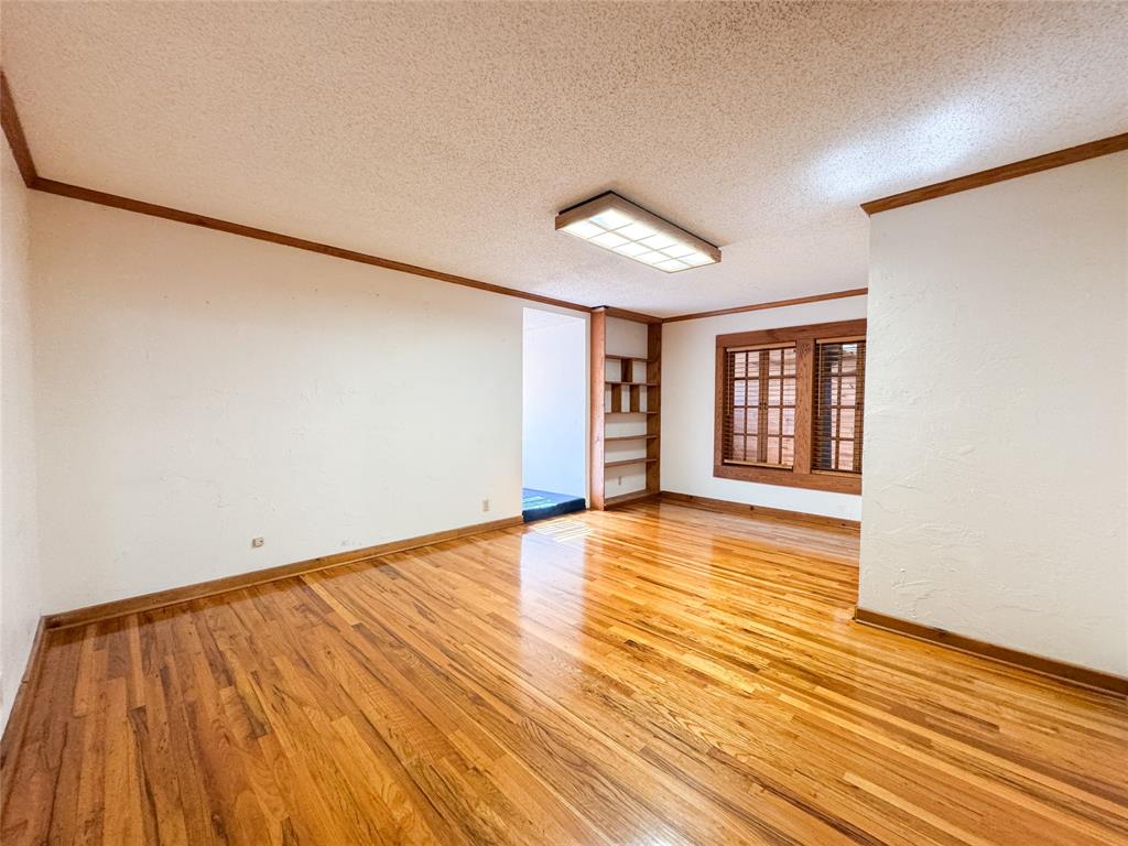 703 N Avenue E Property Photo 29