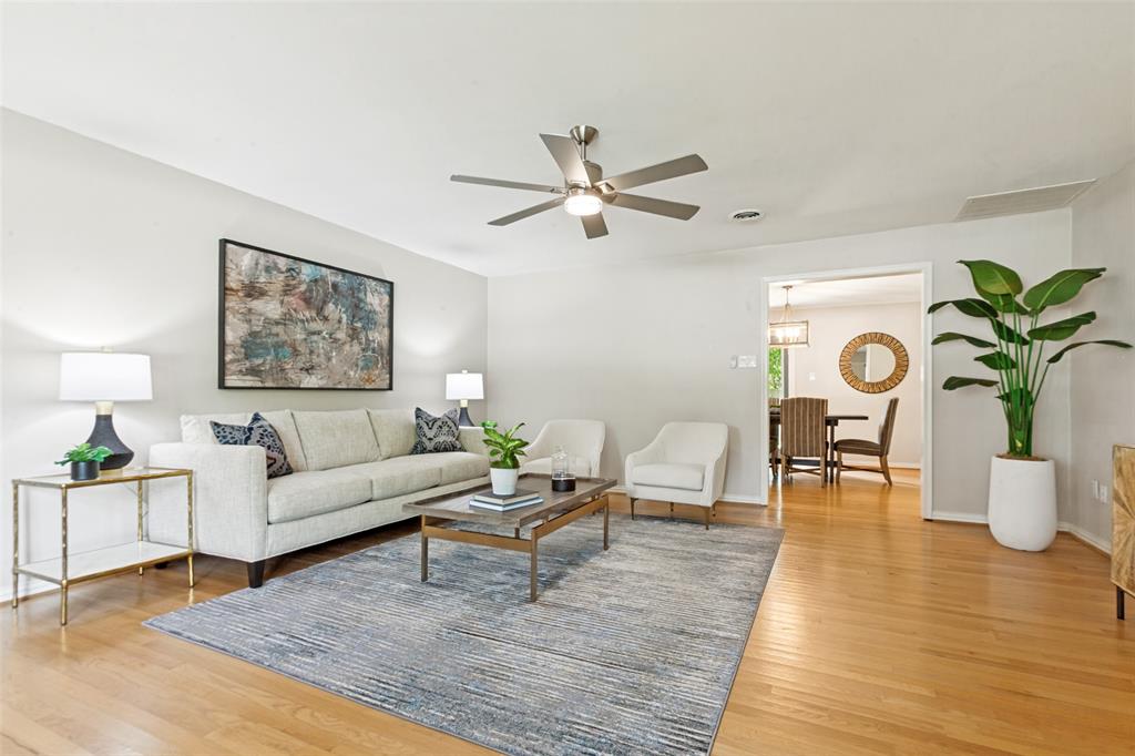 306 S Lois Lane Property Photo 2