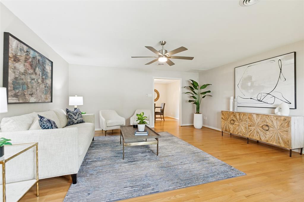 306 S Lois Lane Property Photo 3