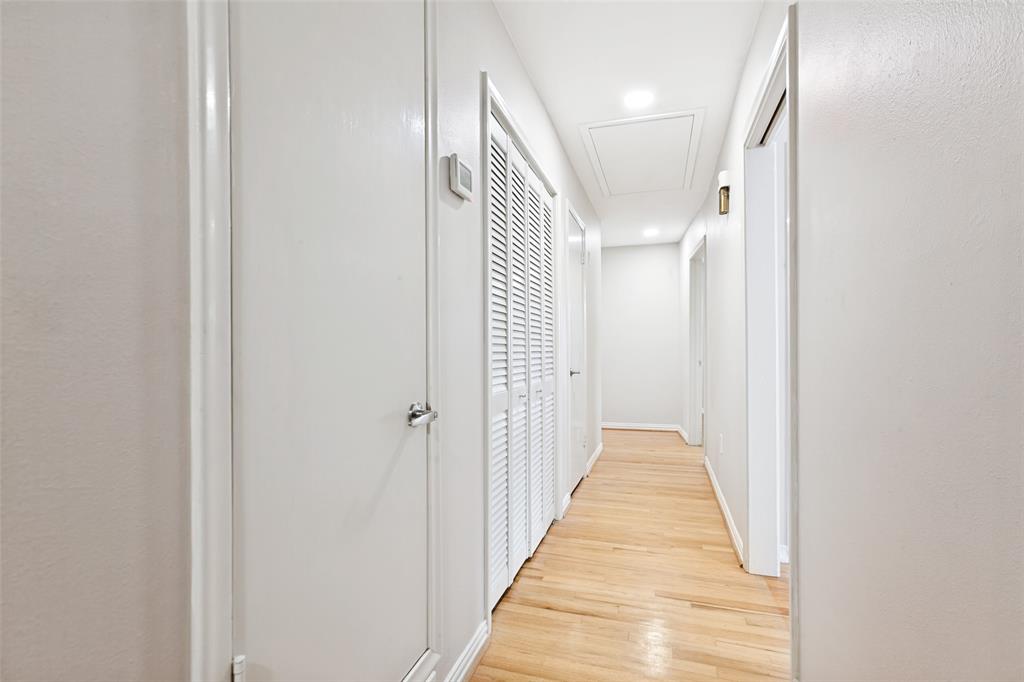 306 S Lois Lane Property Photo 11