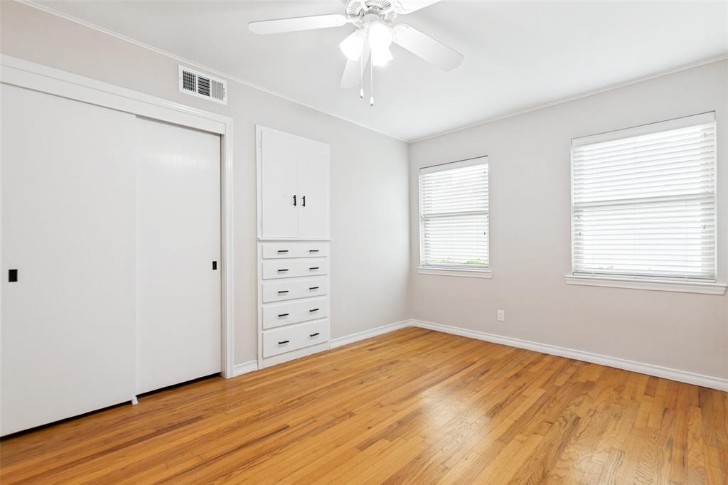 306 S Lois Lane Property Photo 17
